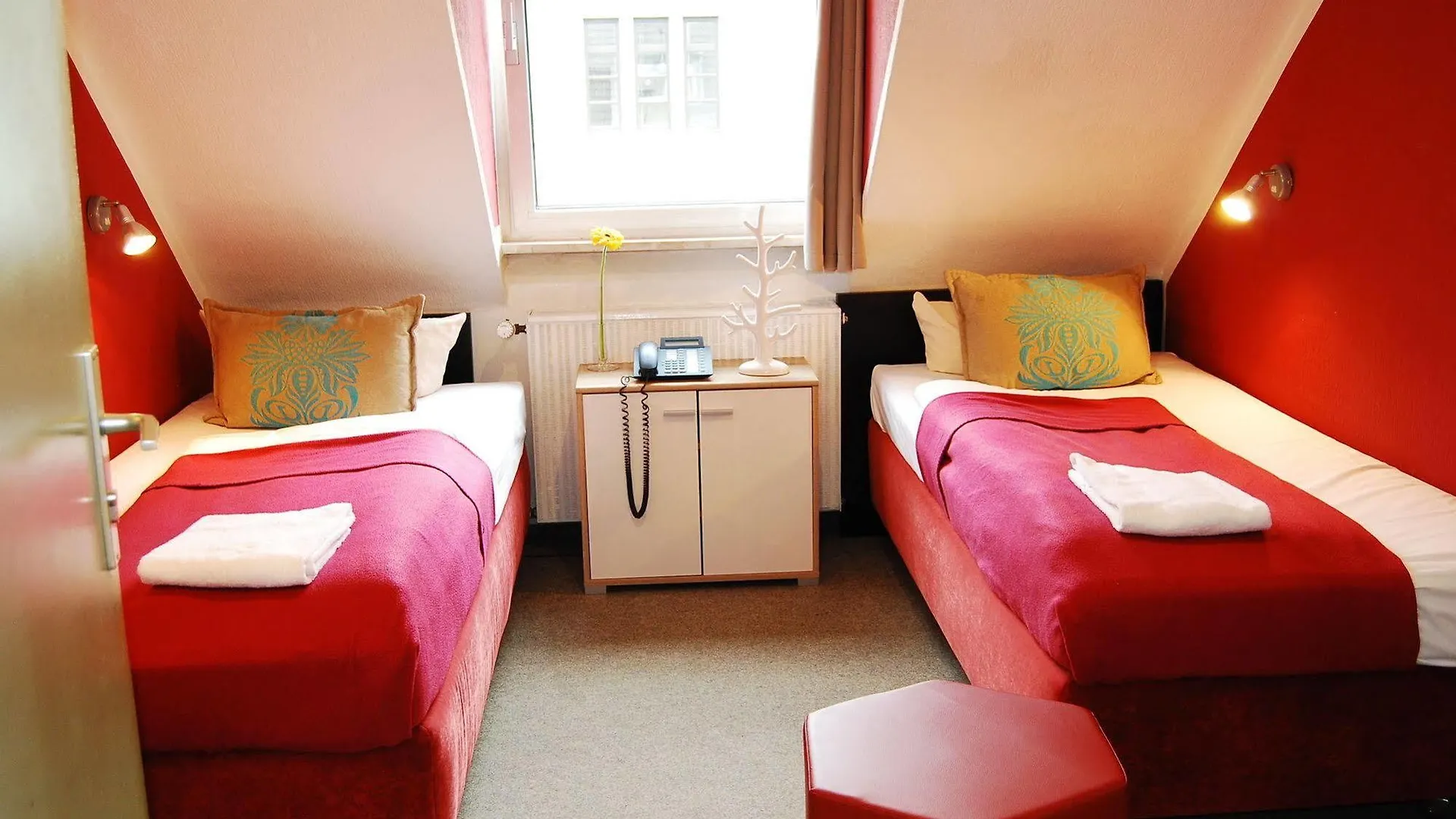 Hotel Alt Deutz City-Messe-Arena Kontaktloser Self Check-In Cologne Germany
