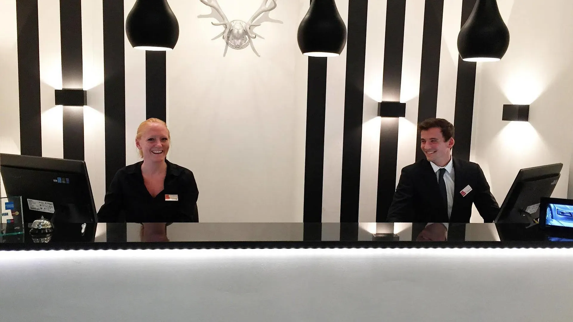 **  Hotel Alt Deutz City-Messe-Arena Kontaktloser Self Check-In Colónia Alemanha